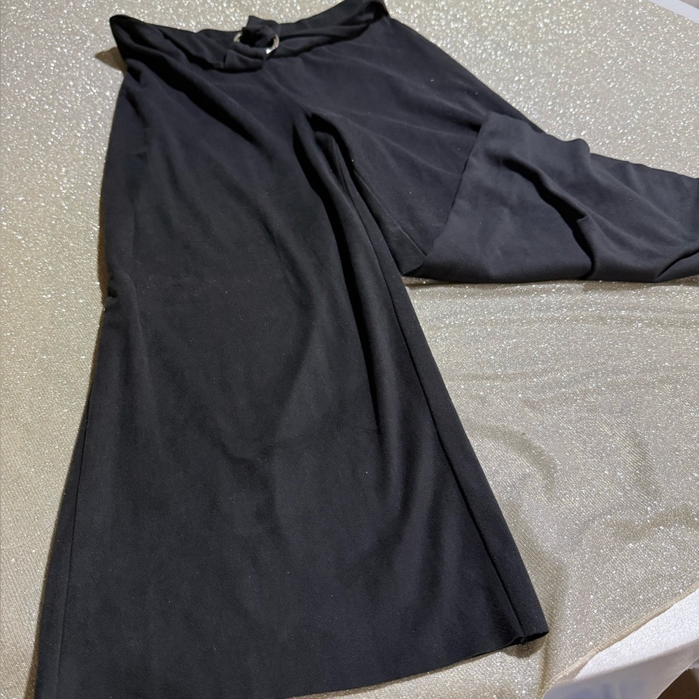 *KENSIE Goucho Velvet Capris